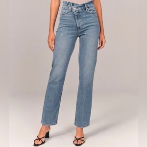 Abercrombie & Fitch Ultra High Rise 90s Straight Jean